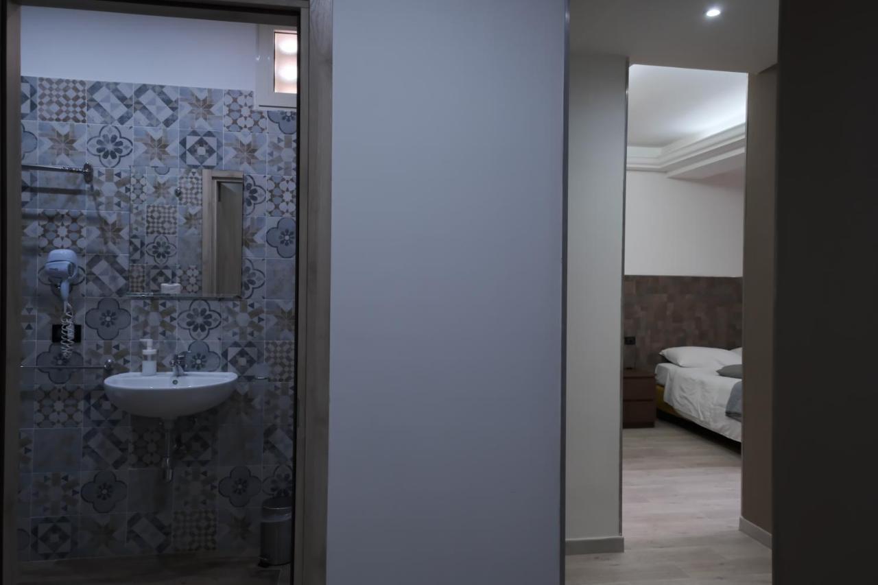 Royalty Rooms & Spa Nápoles Exterior foto